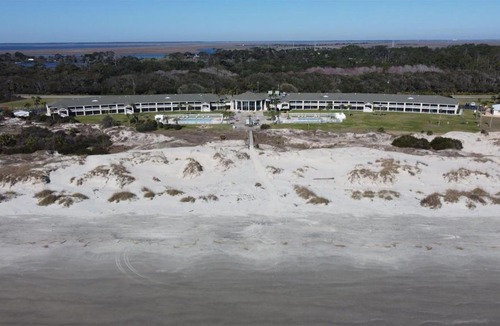 Jekyll Island Hotel | Days Inn & Suites by Wyndham Jekyll Island