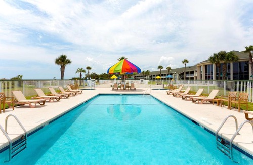 Jekyll Island Hotel | Days Inn & Suites by Wyndham Jekyll Island