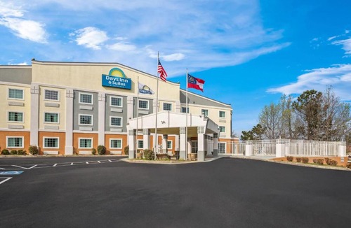 Union City Hotel | Days Inn & Suites by Wyndham Union City