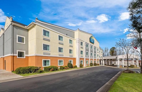 Union City Hotel | Days Inn & Suites by Wyndham Union City