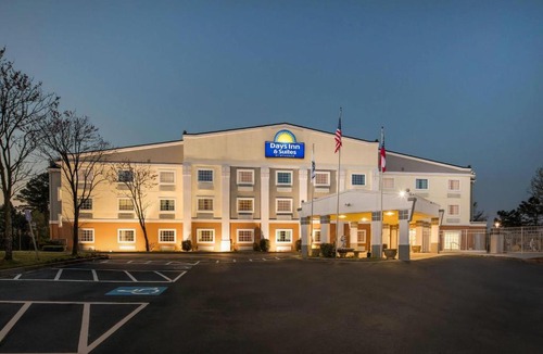 Union City Hotel | Days Inn & Suites by Wyndham Union City