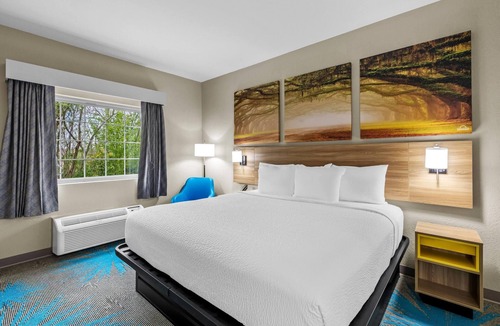 Union City Hotel | Days Inn & Suites by Wyndham Union City