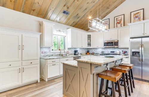 Tarheel House | Deck, Fire Pit & Fireplace: Murphy Forest Retreat