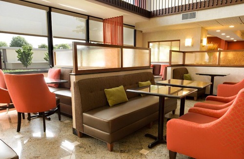 University Place House | Deluxe Rm for Your Family Vacation!Pet-Friendly