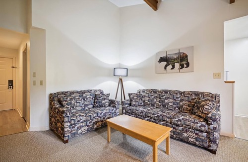 West Bridgewater Hotel | Deluxe Two Bedroom Suite on 2nd floor with outdoor heated pool 20102