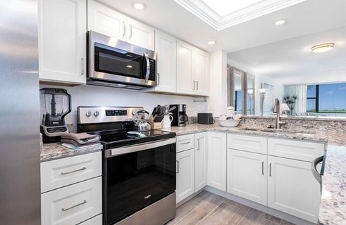 Sanibel Condo | Direct Gulf Front Ground Floor Condo | Steps to the Gulf and Pet-Friendly