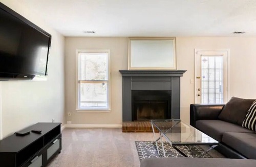 Riverdale House | Discounted Gorgeous 2 bed/2.5 bathroom Townhome