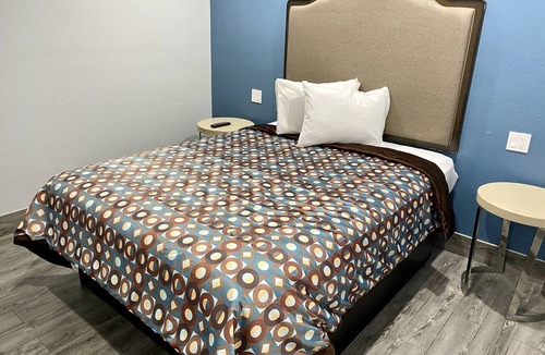 Compton Hotel | Dixie Motel