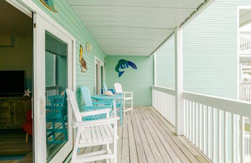 Ono Island Apartment | Docks On Old River 11B By Pkrm