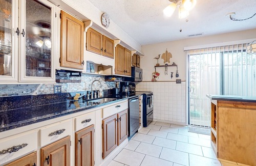 Perdido Bay Villas House | Dog-friendly coastal townhome with golf course views, patios, & washer/dryer