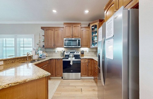 Independence Square Condo | Dog friendly beachfront paradise with WiFi AC washer dryer