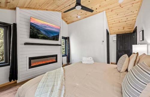 Rocky Grove House | Dollys Mountain Retreat - Brand New