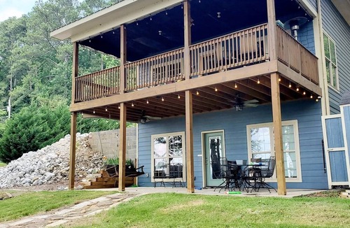 Scottsboro House | Dora Jean's Lake Front Fishing Cabin w/boathouse, on Lake Guntersville Sleeps12