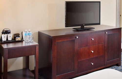 Linthicum Heights Hotel | DoubleTree Hotel Baltimore - BWI Airport