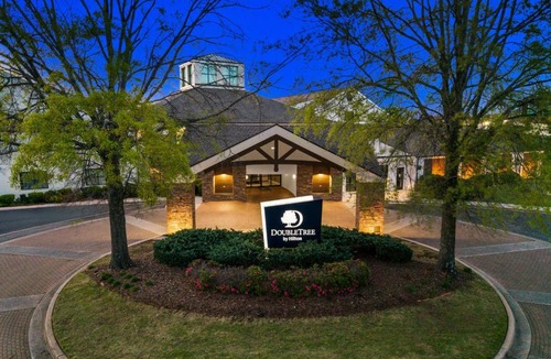 Huntsville Hotel | DoubleTree Suites by Hilton Hotel Huntsville South