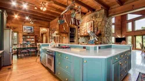 Sevierville House | Douglas Lake Lodge in the Smoky Mountains