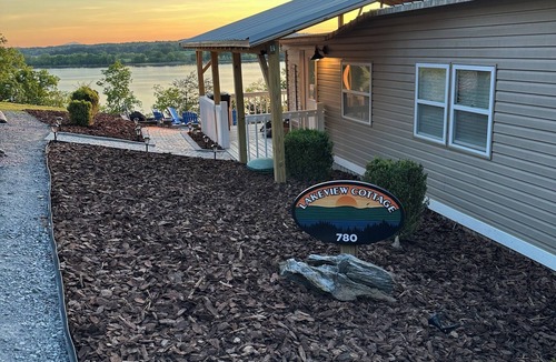 Newport House | Douglas Lake, TN Lake View Retreat with lake access