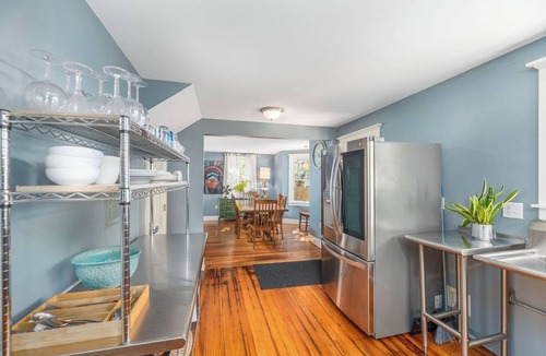 Hot Springs Cottage | Downtown Favorite, Hot Tub, Firepit, Cozy & Roomy