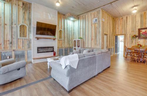 Lineville Apartment | Downtown Lineville Vacation Rental ~ 10 Mi to Lake