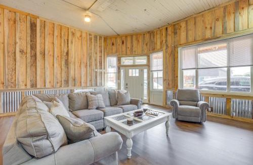 Lineville Apartment | Downtown Lineville Vacation Rental ~ 10 Mi to Lake