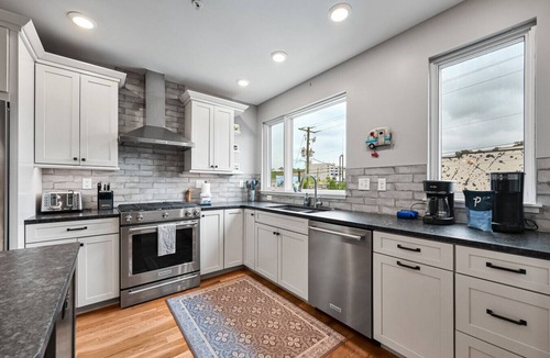 Asheville Villa | Downtown Oasis – Rooftop Terrace & Elevator