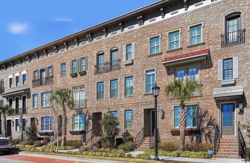 Hitch Village - Fred Wessels Homes House | Downtown Riverfront Luxury, Steps to River Street