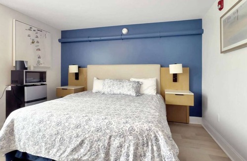 Rockland Hotel | Downtown Rockland Stay + Free Breakfast & Parking