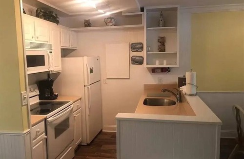 Jekyll Island Condo | Driftwood beach adjacent, POOLSIDE, Off season rate, 20% off weekly,