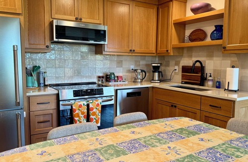 Amazon House | Ducks vs Huskies Weekend Special, 5 Mins to South Eugene Shuttle