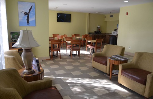 Statesboro Hotel | Eagles Nest Inn