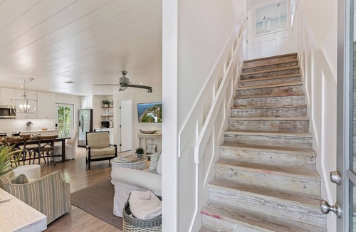 East Beach House | East Beach Retreat near Gould’s Inlet Beach Access – sleeps 6