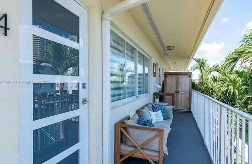 Eastern Shores Condo | Eastern Shores "JEM" located in the Heart of Sunny Isle's, North Miami Beach! 1/