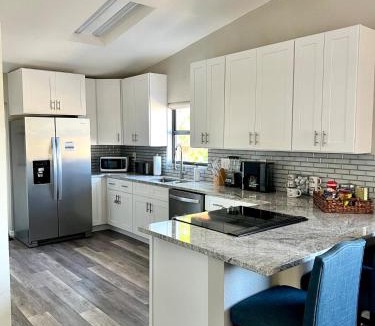 Palm Harbor House | Eat, Drink, Beach · Steps to Downtown