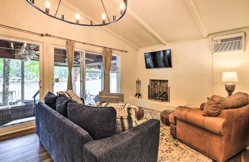 Milledgeville House | Eatonton Getaway on Lake Sinclair w/Dock!