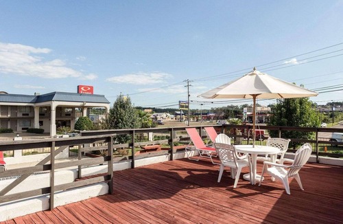 Grenada Hotel | Econo Lodge Grenada