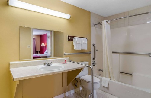 Union City Hotel | Econo Lodge Union City - Atlanta South