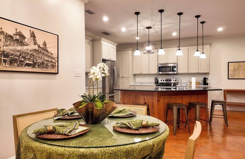 Thomasville Apartment | Elegant Loft Located Right On Broad Street