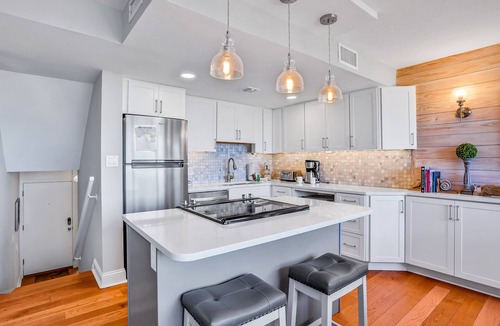 Fernandina Beach Condo | Elegant ocean-view townhome with beach access & pool - perfect location