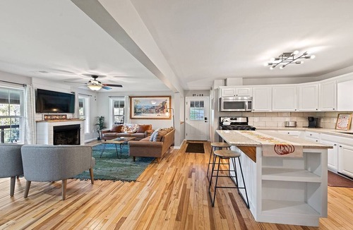Waynesville Cabin | Elk Meadow Lodge-Picturesque View Hot Tub+Gameroom