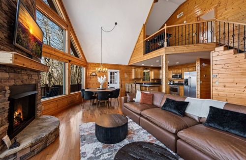 Ellijay Cabin | Ellijay Cabin- Hot Tub, Views, Game Room, Outdoor Fireplace, Dog friendly