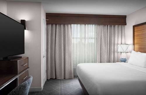 Town Center Hotel | Embassy Suites Atlanta - Kennesaw Town Center