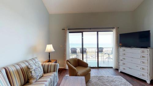 Laguna Beach Apartment | Emerald Shores #3001