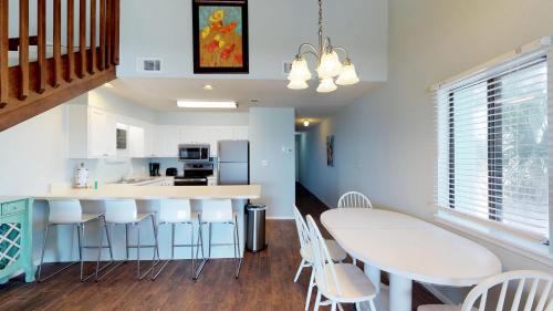 Laguna Beach Apartment | Emerald Shores #3001