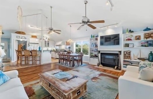 Ocean Springs House | Enchanting Spacious Beach House With Hot Tub, Game Room, Tiki Bar & Fishing Dock