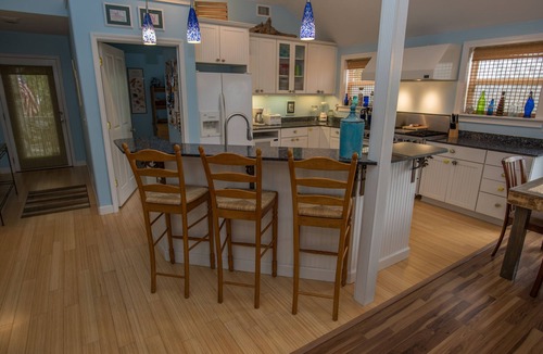 Ocean Springs House | Enchanting Spacious Beach House With Hot Tub, Game Room, Tiki Bar & Fishing Dock