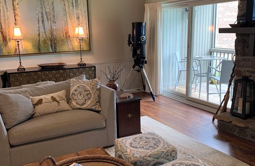 Lake Toxaway Condo | Enjoy a Lake Toxaway Escape at 3 bedroom lakefront condo.