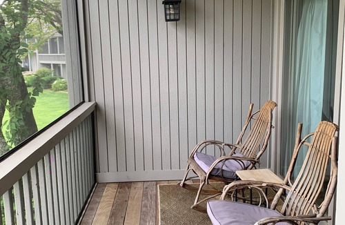Lake Toxaway Condo | Enjoy a Lake Toxaway Escape at 3 bedroom lakefront condo.