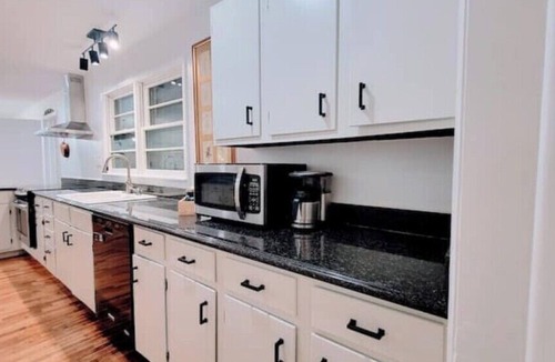 Belle Mina House | Enjoy farm and nature near South Huntsville, Redstone Arsenal, and the River!