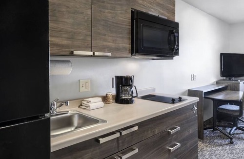 Huntersville Hotel | Enjoy Full Kitchen & Cozy Space in Huntersville! | Free Parking, BBQ Facilities!