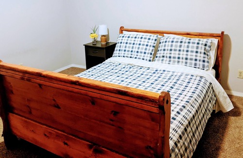 Gresham House | Entire 2,000 sqft with washer, dryer.